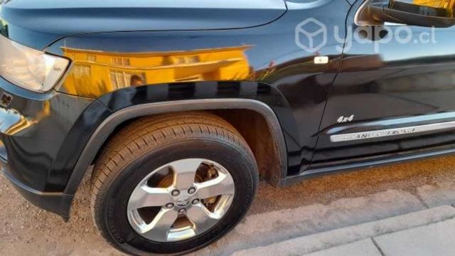 Jeep grand Cherokee Laredo 3.6 año 2011