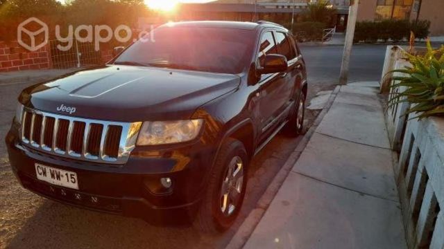 Jeep grand Cherokee Laredo 3.6 año 2011