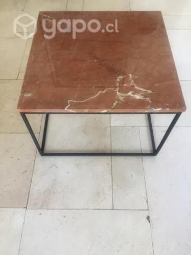 Mesa de centro de marmol rojo