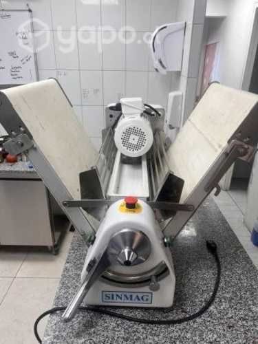 Laminadora sobre meson sinmag