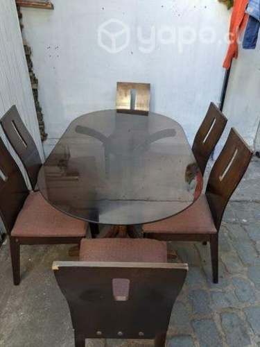 Mesa vintage y 4 sillas de madera vidrio templado