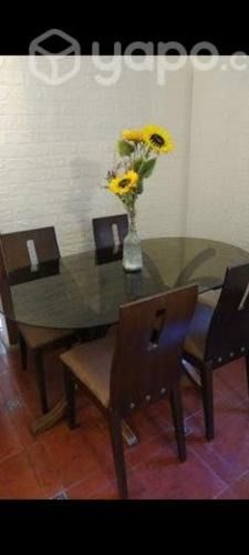 Mesa vintage y 4 sillas de madera vidrio templado