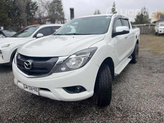 Camioneta Mazda BT-50 impecable