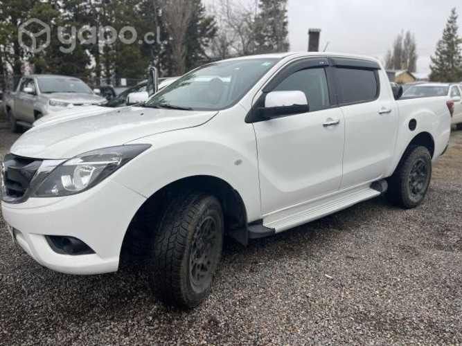 Camioneta Mazda BT-50 impecable
