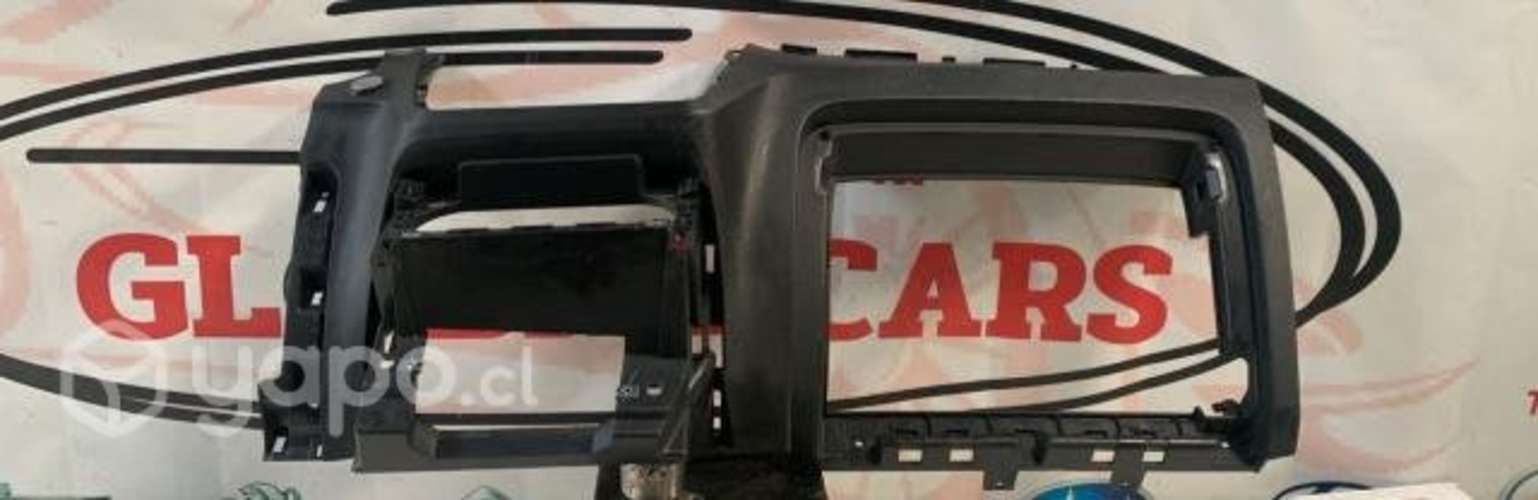 Bisel cubre tablero con botón de star MG ZS 2021