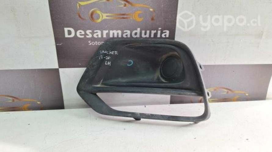 Tapa neblinero Tracker 2017 a 2020 Lh 2.1