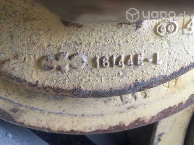 Rodillo inferior Komatsu D375 impecables