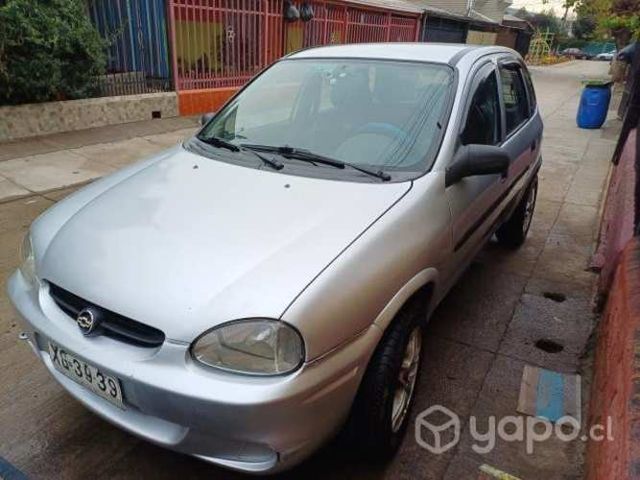 Vendo Corsa 1.6 papeles al día