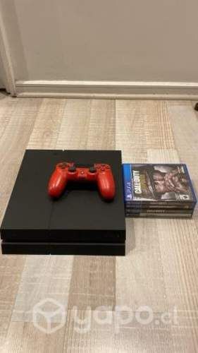 Playstation 4 con un control