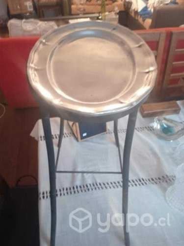 Linda mesa con plaqué