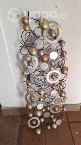 Decoración de fierro y espejos pared