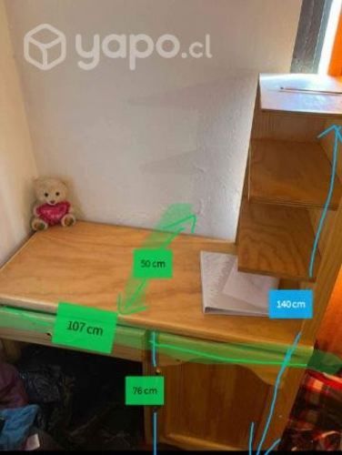 Escritorio de madera rústica