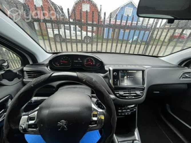 Peugeot 208 active 2013 1.2