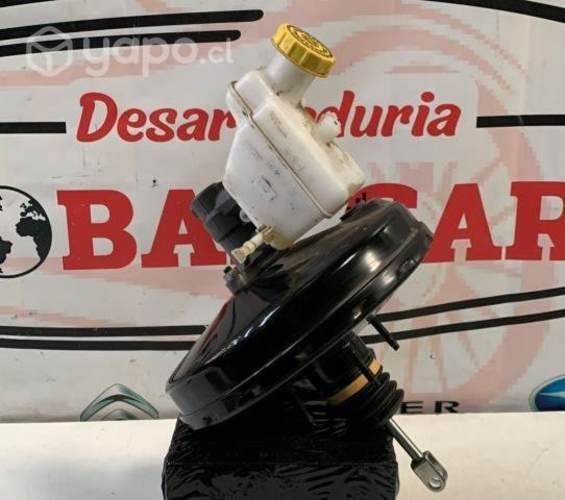 Servo de freno con depósito de líquido de freno MG