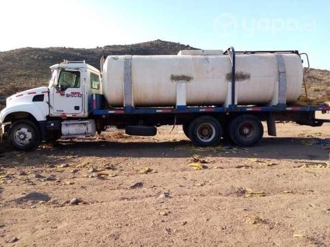 Vendo camión aljibes Mack año 2009