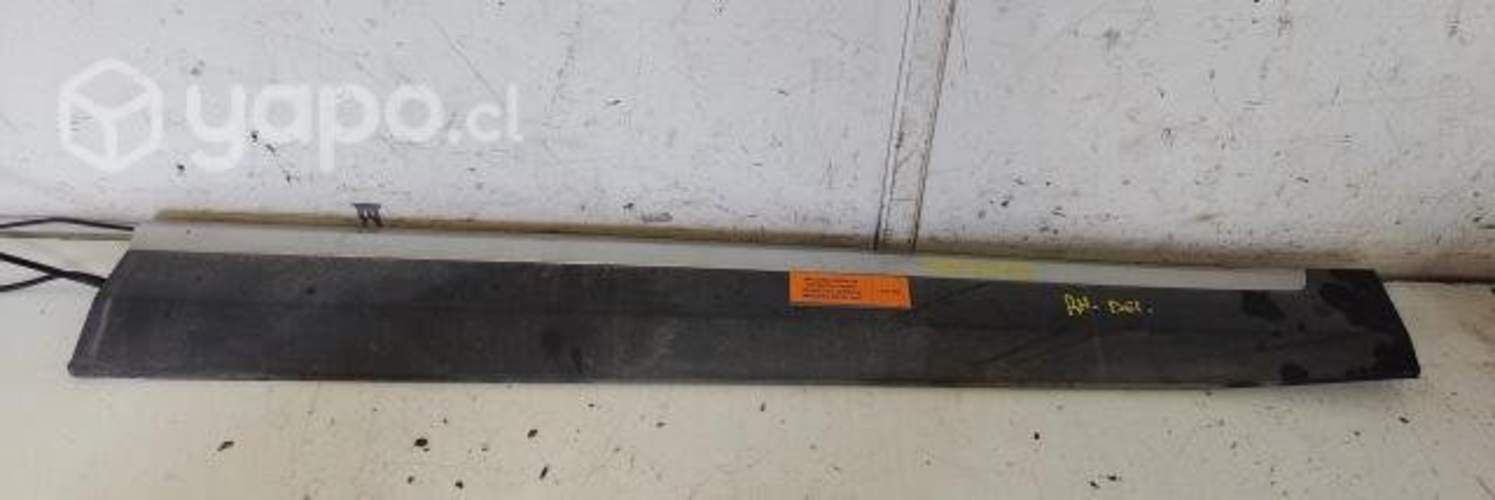 Moldura Inferior Ext pta del der (MGZ063) MG ZS