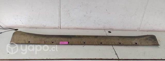 Moldura Der Exterior Cubre Zocalo (MGZ258) MG ZS