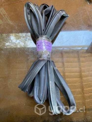 Goma contorno puerta delantera derecha MG ZS 2019