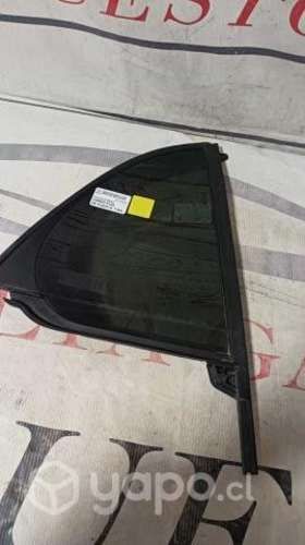 Vidrio fijo de puerta TRH Mercedes Benz GLA 220