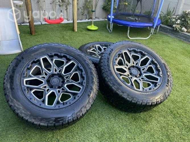 Llantas Rhino + Neum Falken
