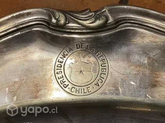 Antigua bandeja CHRISTOFLE logo Presidencia Chile