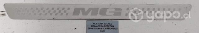Moldura zocalo delantera derecha (MGM250) MG6 1.5