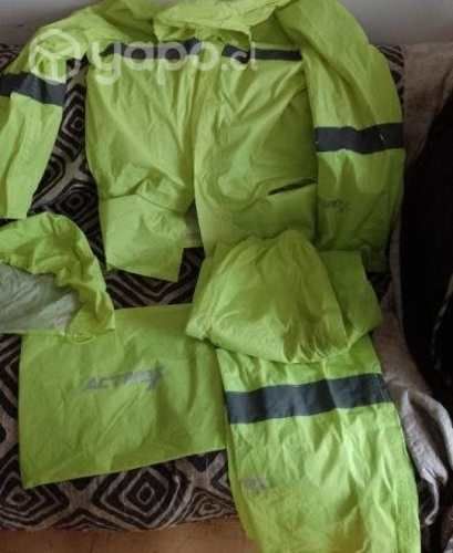 Traje impermeable reflectante