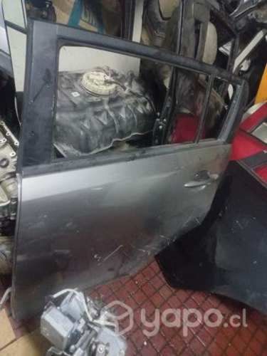 Puerta trasera izquierda kia sportage 2013