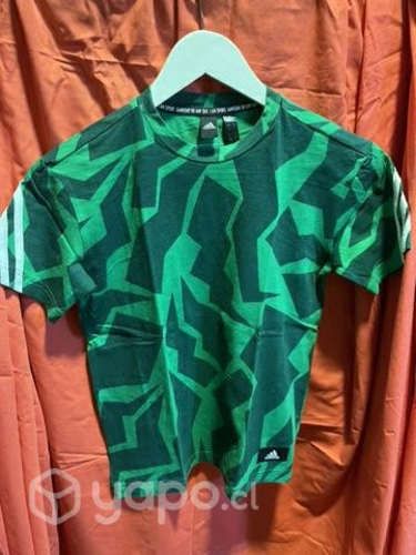 Polera Adidas niño 8-10 años