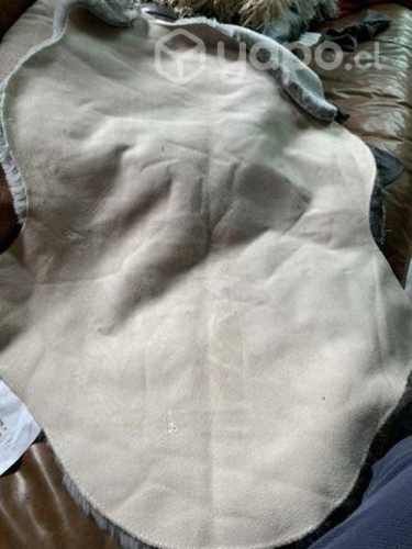 Bajada de cama alfombra cuero dib nuevo