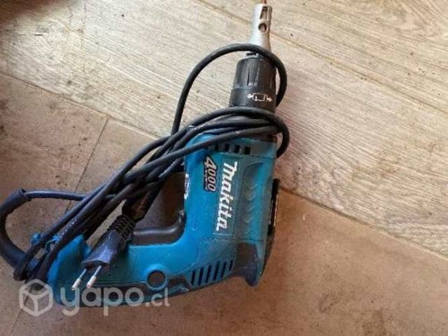 Taladro atornillador