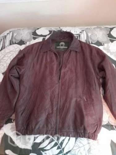 Casaca de gamuza café en perfecto estado