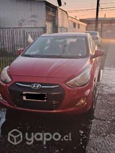 HYUNDAI ACCENT, con detalles estéticos