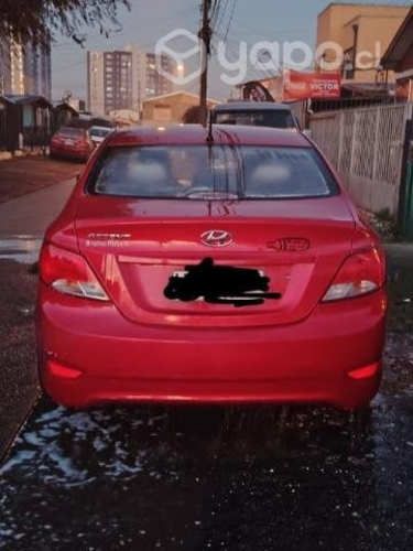 HYUNDAI ACCENT, con detalles estéticos