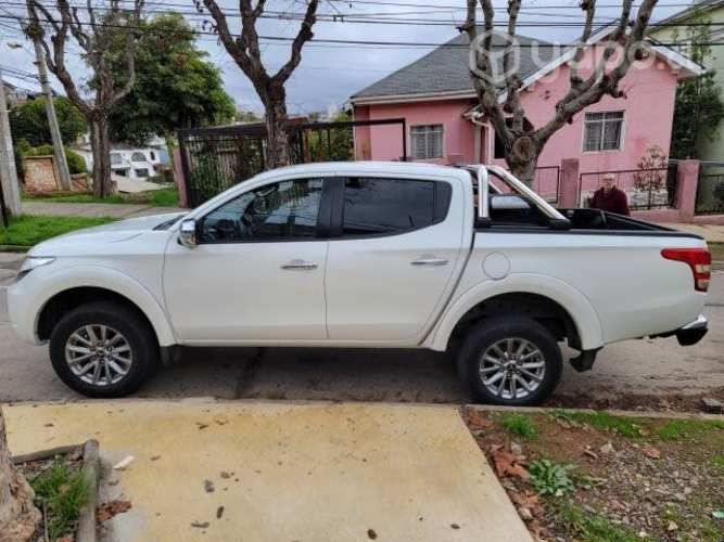 Mitsubishi l200 2019