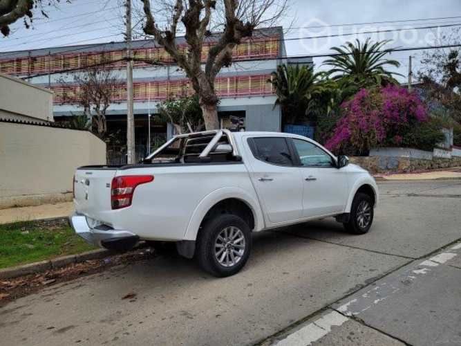 Mitsubishi l200 2019