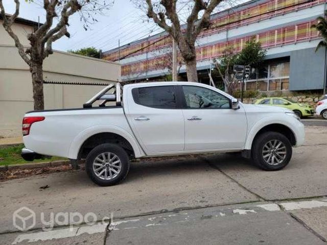 Mitsubishi l200 2019