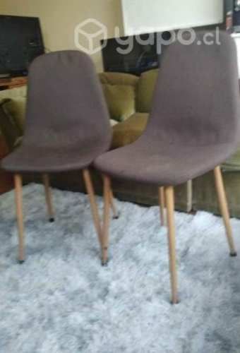 4 sillas + 1 por reparar