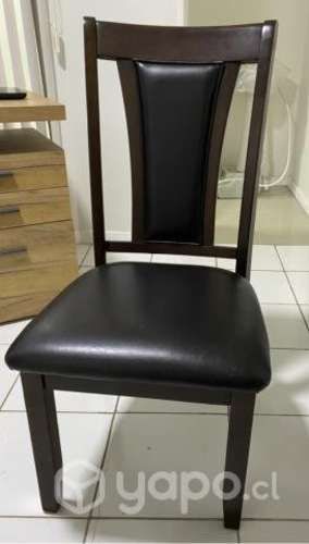 Sitial de madera y cuero