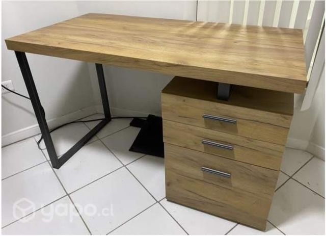 Escritorio en excelente estado