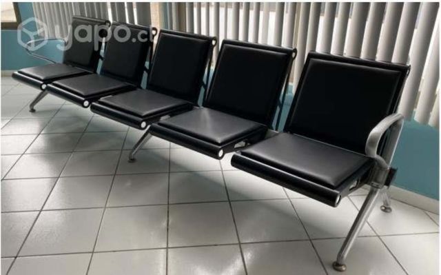 Banco de espera de 5 asientos en excelente estado