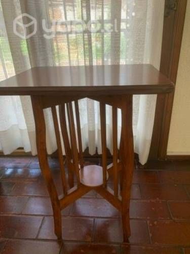 Mesa de madera grande, mediana y pequeña
