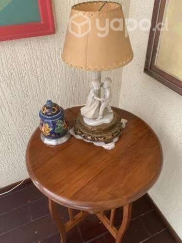 Mesa de madera grande, mediana y pequeña