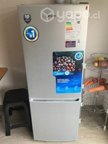 Nevera 167 LT 2 meses de USO