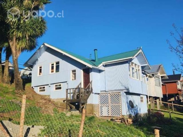 Casa esquina 3 niveles, amplio terreno