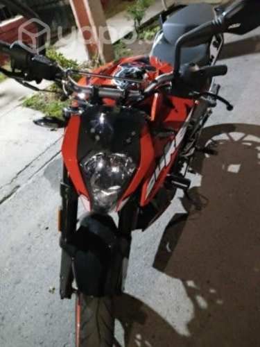 Se vende moto Duke 200 año 2022 impecable