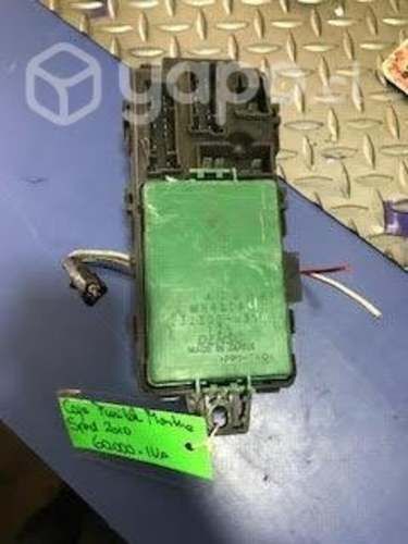 Caja fusible interior Mitsubishi Montero Sport