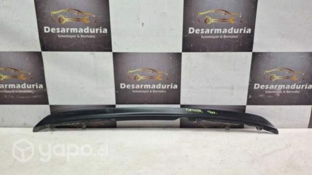 Moldura parachoque Fortuner Trasero 2.1