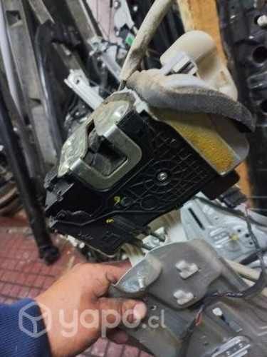 Chapa puerta delant izquierda kia sportage 2013