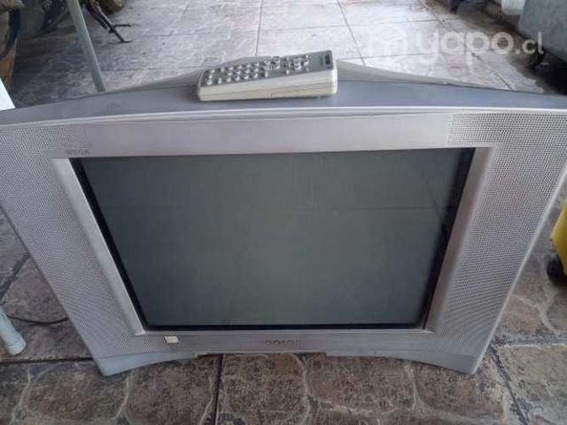 Televisor SONY WEGA antiguo, funcionando